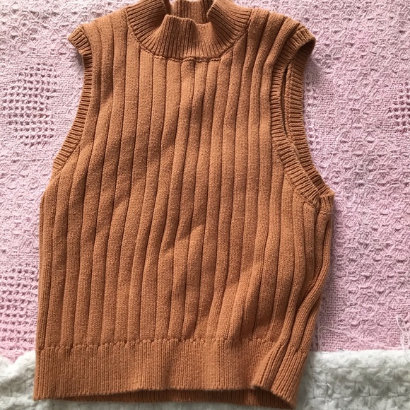 Crop Top - Picture 2 of 2